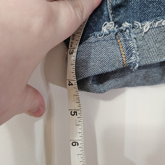 Sofia jeans by sofia Vergara distressed cuffed jean shorts! - Picture 5 of 7